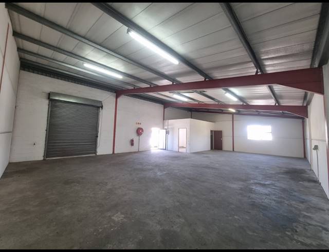 152M² WAREHOUSE TO LET IN PHILIPPI